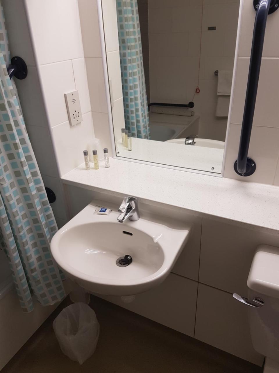 Ibis Budget Knutsford Buitenkant foto